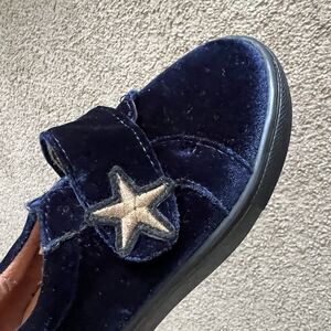 Venettini Malia Navy Blue Velvet Gold Star Strap Sneaker Shoes Girls 25 US 8.5